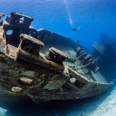 Explore the USS Kittiwake Image