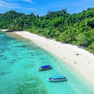 Explore the islands Image