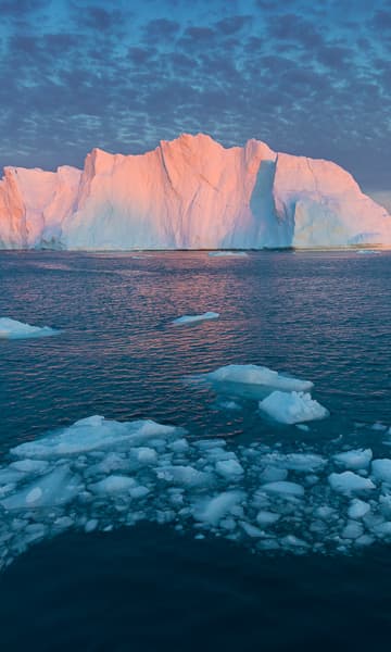 https://www.zubludiving.com/images/Arctic/Greenland/Greenland-portrait.jpg