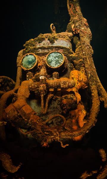 https://www.zubludiving.com/images/Pacific/Chuuk/Chuuk-scuba-diving-portrait.jpg