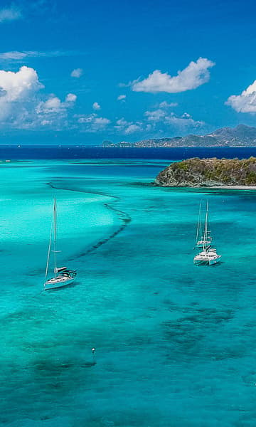 https://www.zubludiving.com/images/St-Vincent-Grenadines/St-Vincent-Grenadines-Scuba-Diving-portrait.jpg