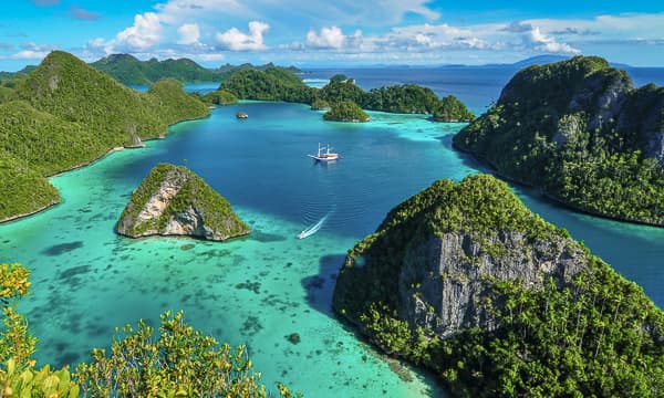 The ultimate guide to liveaboard diving in 2025