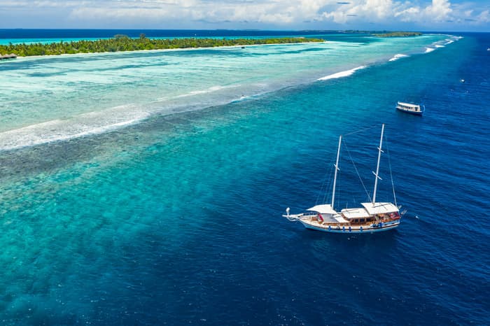An expert guide to liveaboard diving itineraries in the Maldives