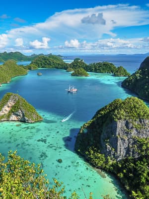 The best liveaboard itineraries in Indonesia - recommended by our dive travel experts