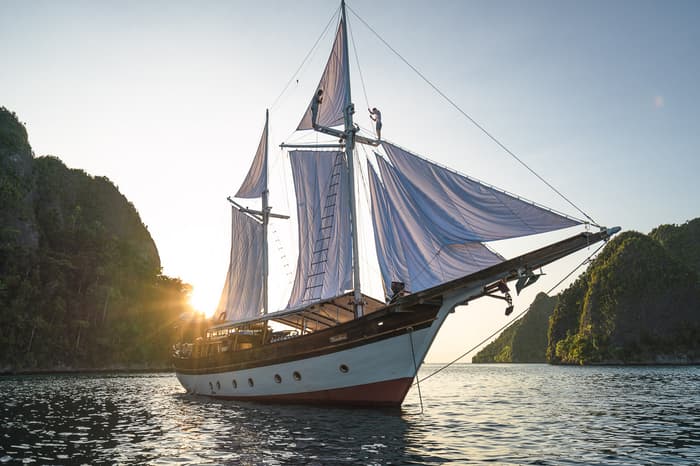 Anne Bonny charter yacht