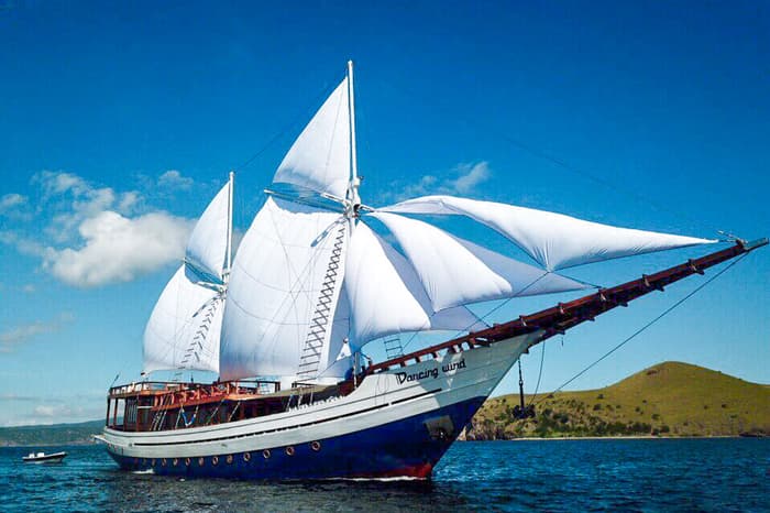 Dancing Wind Liveaboard