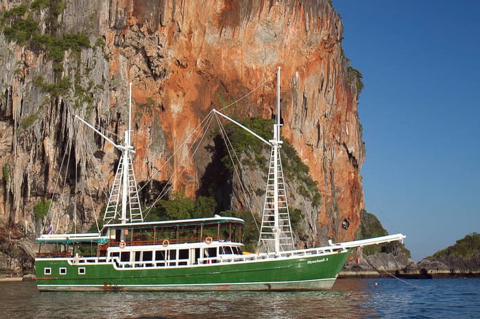 Merdeka 3 liveaboard