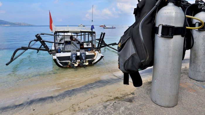 Gili Banner