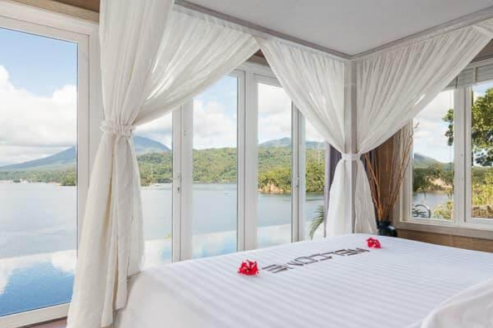 Cliffside Suite Bedroom