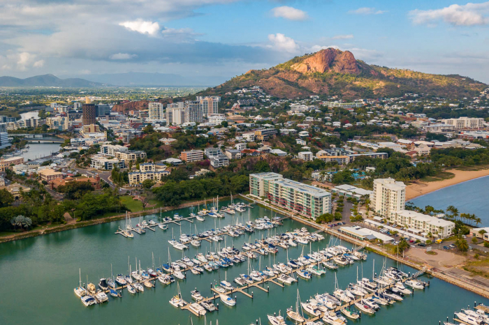 Townsville Magntic Island Yongala Scuba Diving 3