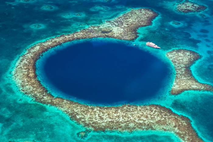 Turneffe Atoll Lighthouse Reef Great Blue Hole Belize Diving