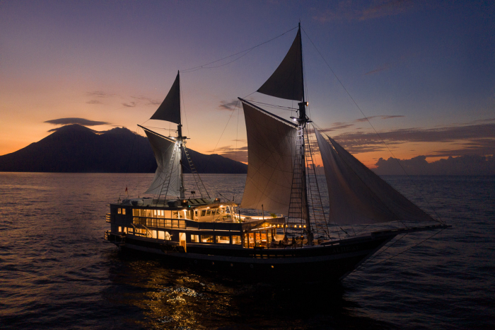 Aliikai Charter Yacht Indonesia 4
