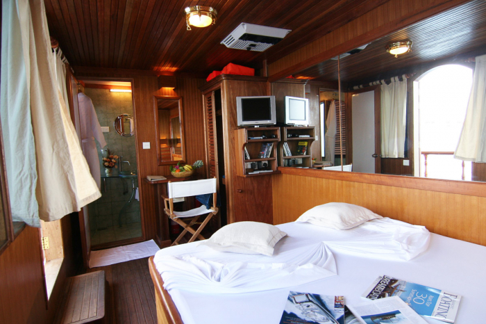 Dhoni Stella 1 Charter Yacht 3