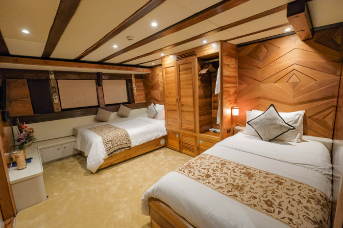 Lamima Charter Yacht 23