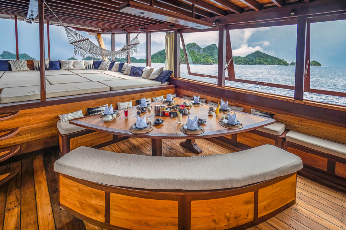 Majik Charter Yacht 5