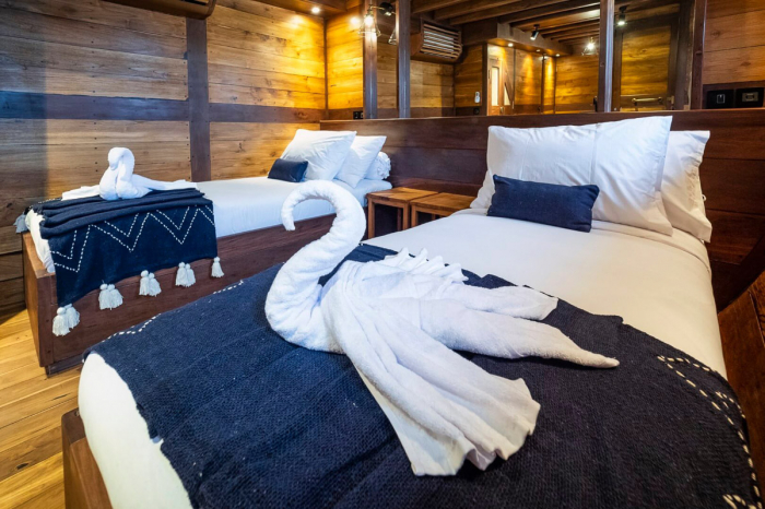 Majik Charter Yacht 15