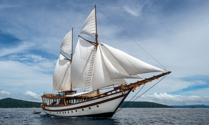 Majik Charter Yacht Thumb