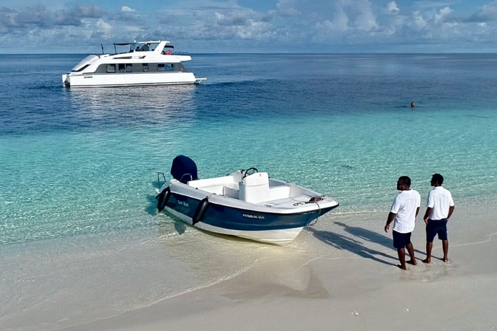 Over Reef Charter Yacht 9