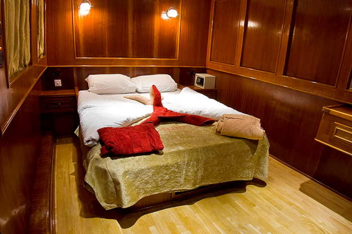 Gelen Liveaboard 13