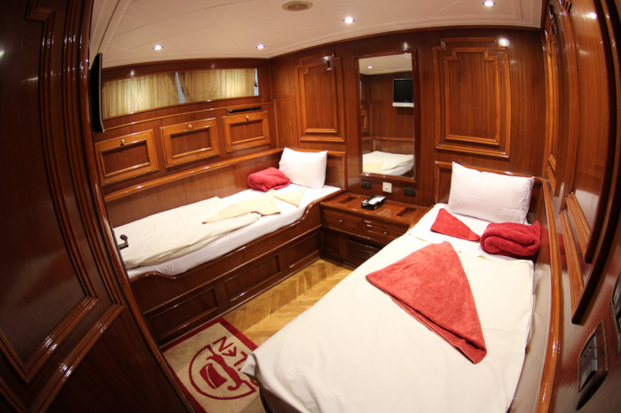 Gelen Liveaboard 14