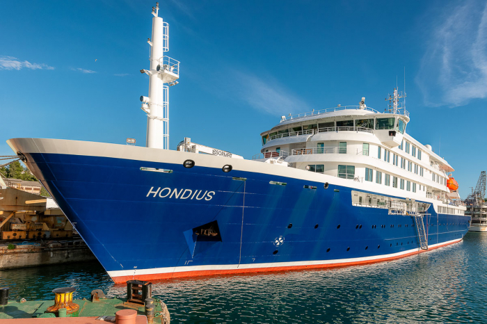 Hondius Oceanwide Expeditions 54
