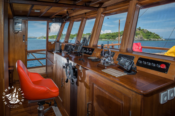 Jelajahi Laut Liveaboard Indonesia 12