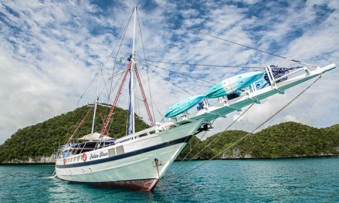 Palau Siren Liveaboard Thumb