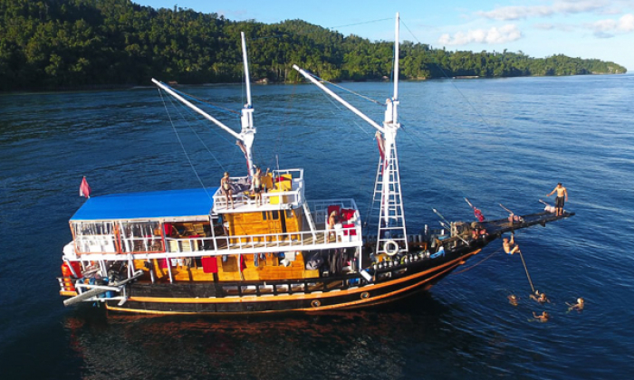Ratu Laut Liveaboard Indonesia Thumb