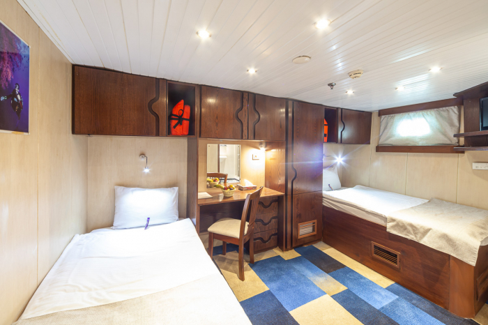 Royal Evolution Liveaboard 16
