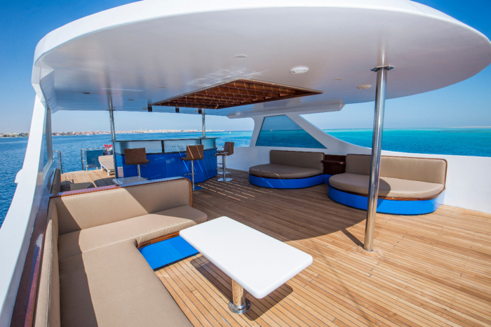 Dolce Vita Liveaboard 12