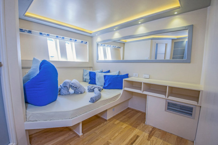 Dolce Vita Liveaboard 25