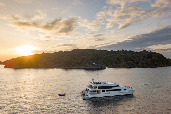 Solitude Adventurer Liveaboard 15