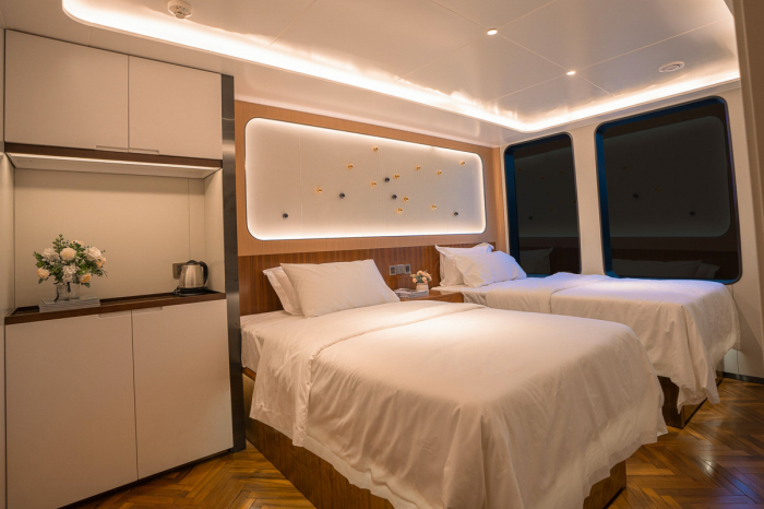 White Pearl Liveaboard 18