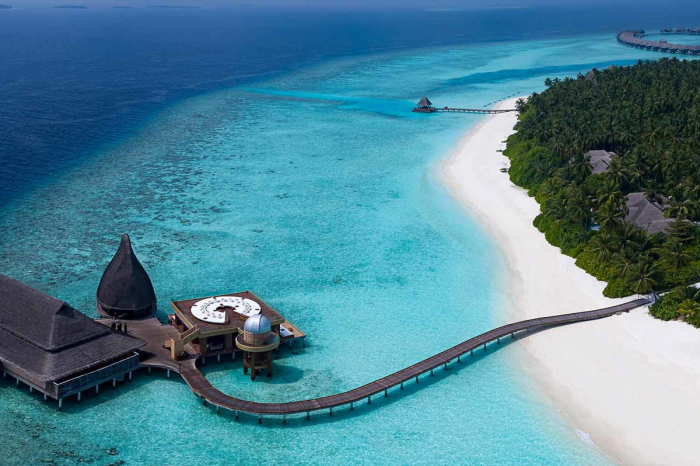 safari island maldives house reef