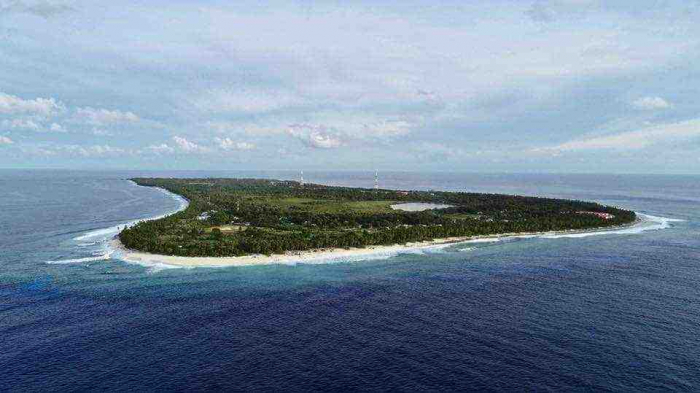 Fuvahmulah Dive School Aerial2