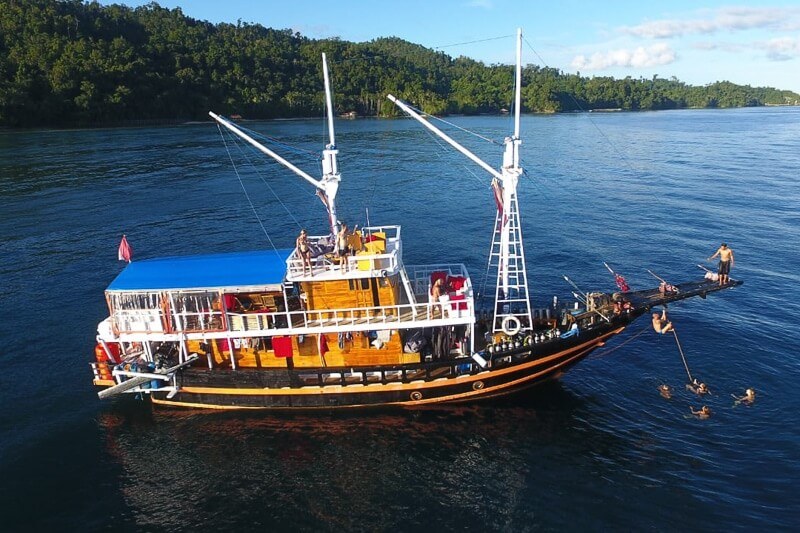 Ratu Laut is an affordable, eco liveaboard in Raja Ampat, offering both twin and quad cabins