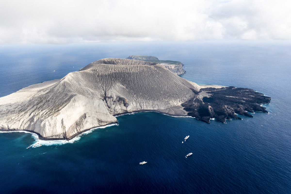 Liveaboards at the remote Socorro Island, Mexico