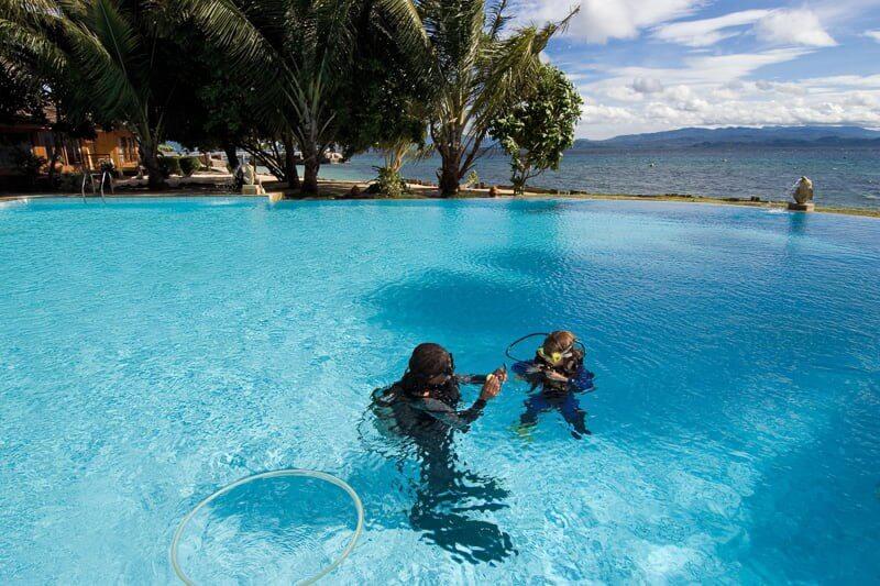 The islands of Bangka and Gangga are perfect for learning to dive in North Sulawesi