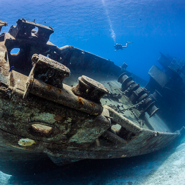 Explore the USS Kittiwake Image