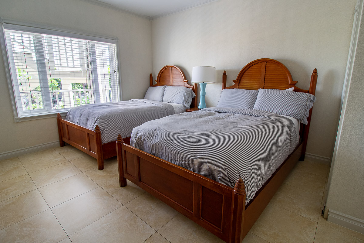 Cobalt Coast Gran Cayman 18