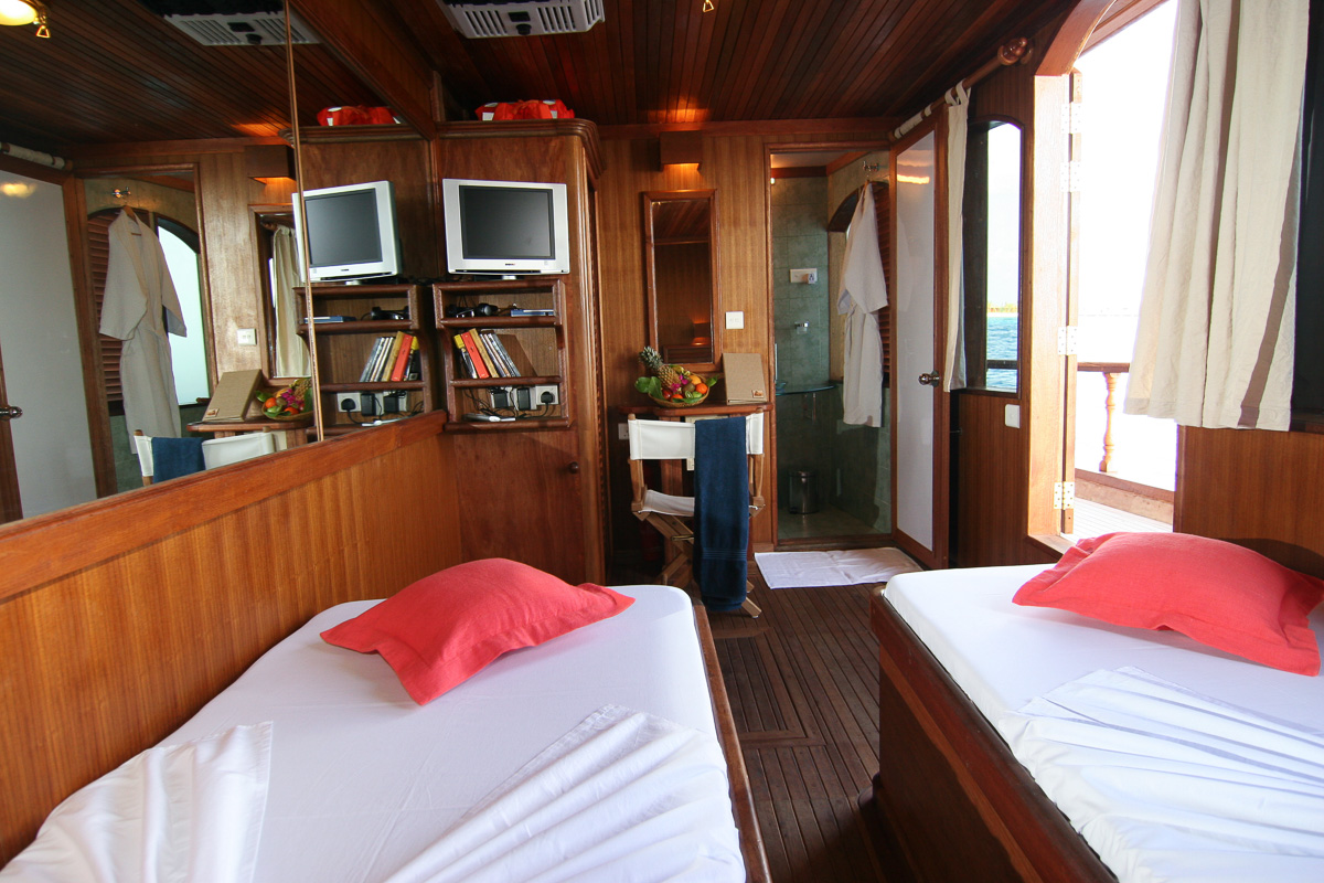 Dhoni Stella 1 Charter Yacht 4