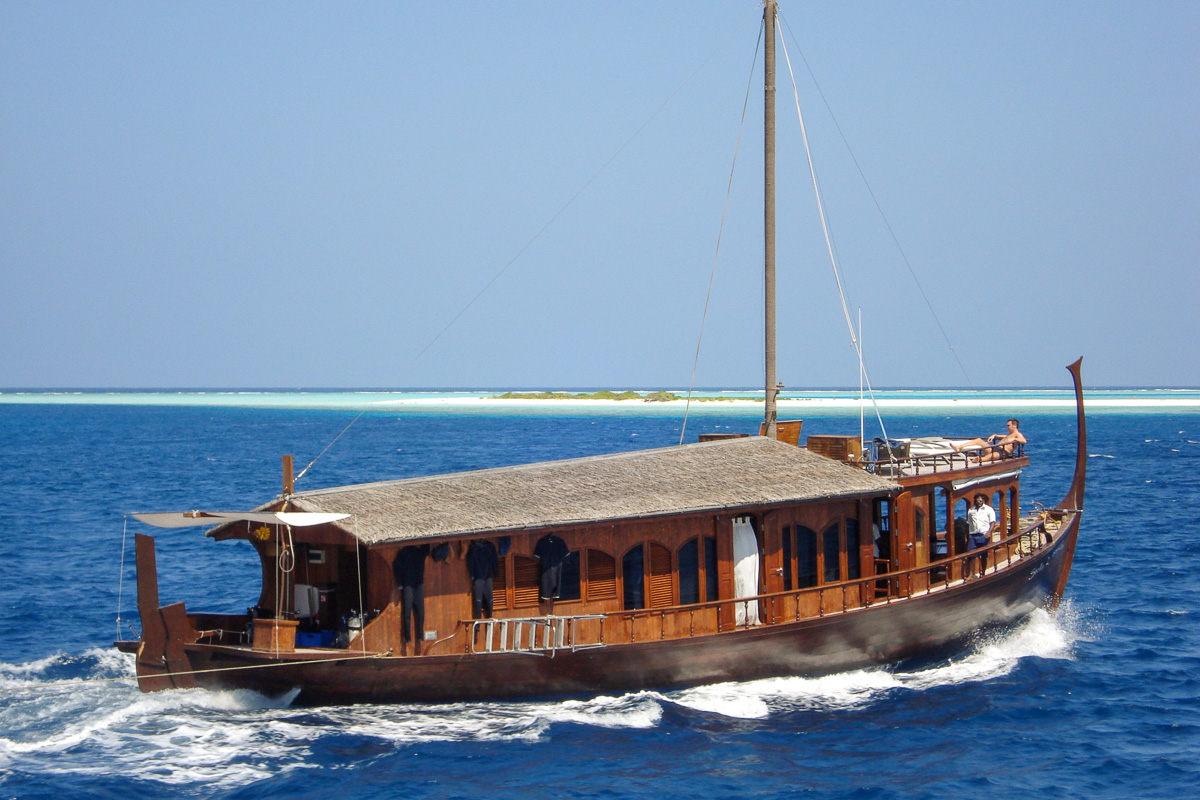 Dhoni Stella 2 Charter Yacht