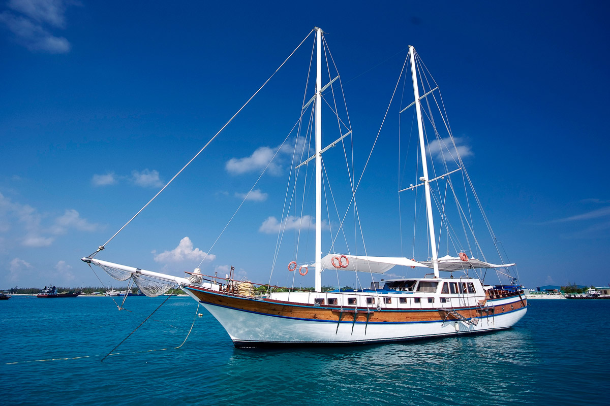Felicity Charter Yacht Maldives