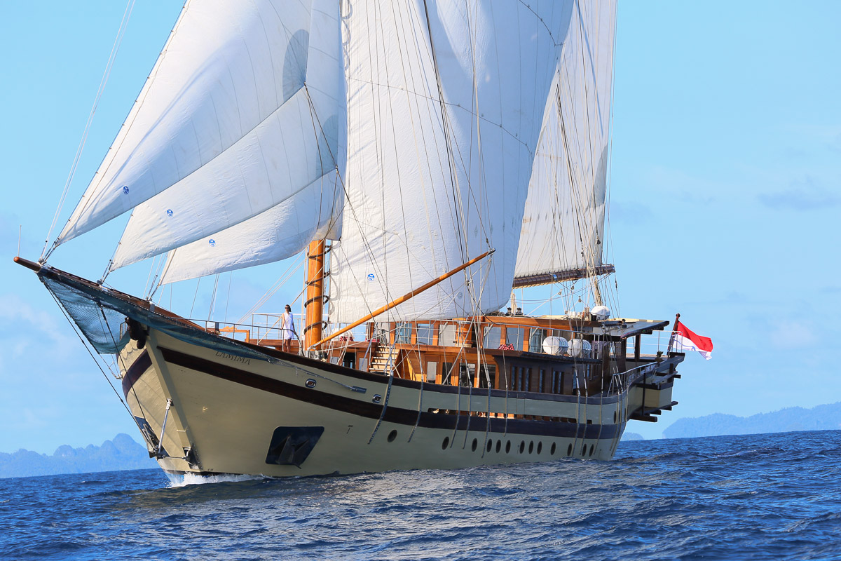 Lamima Charter Yacht 30