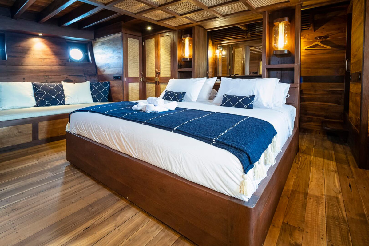 Majik Charter Yacht 14