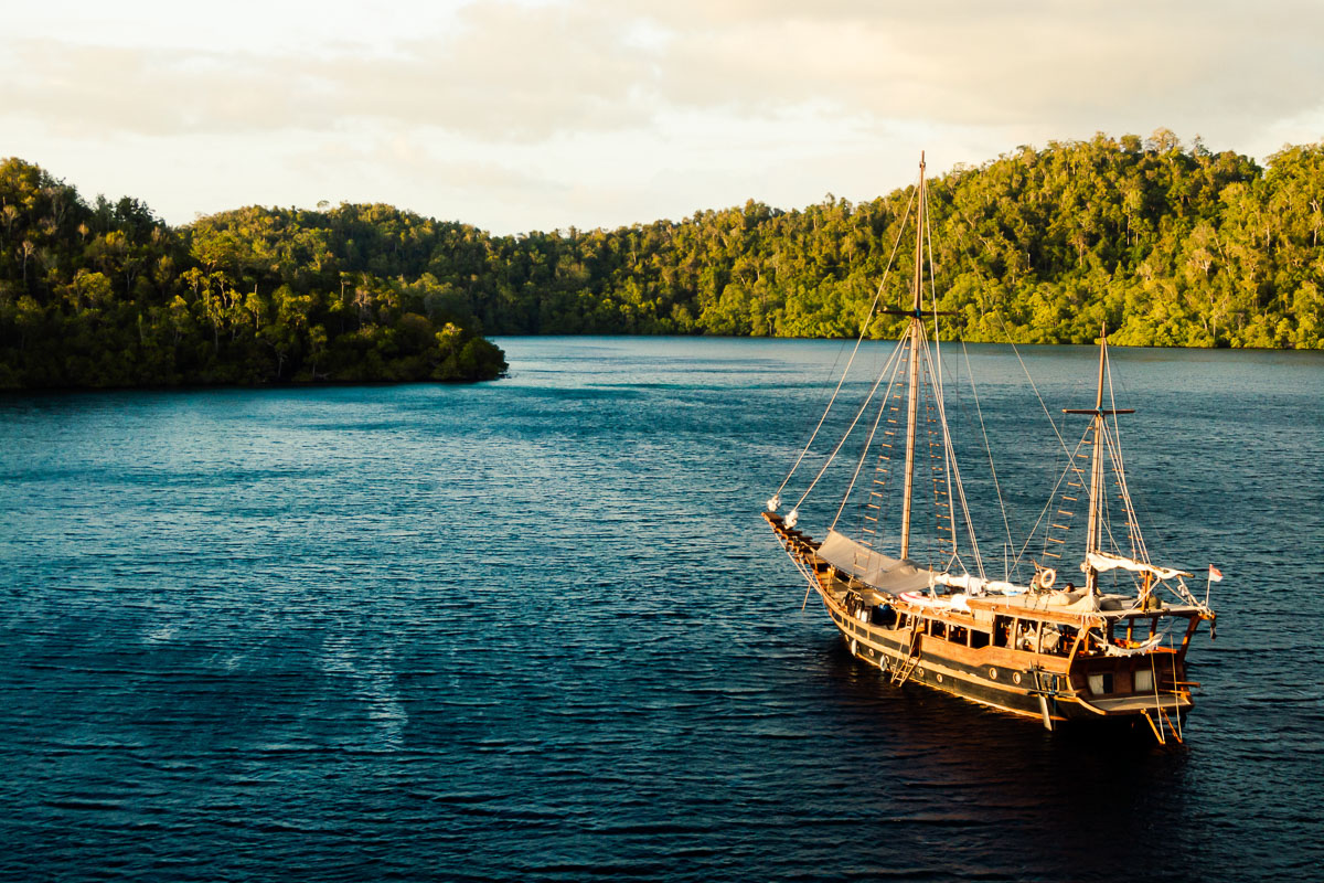 Nataraja Charter Yacht Indonesia 17