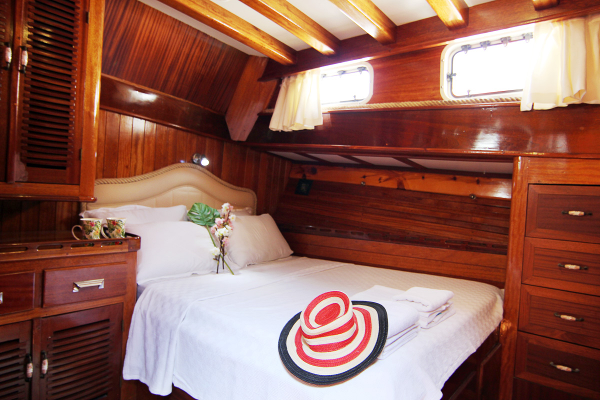 Pearl 111 Charter Yacht Maldives 11