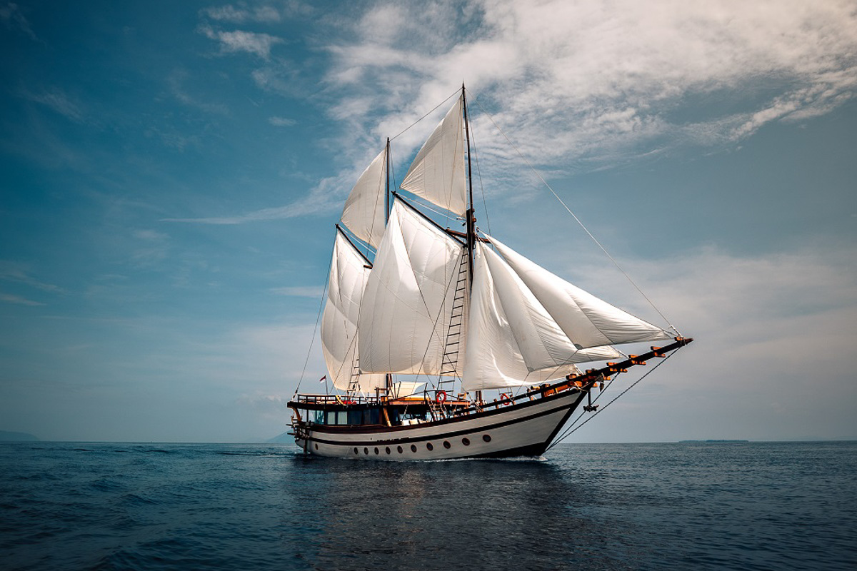 Senja Charter Yacht Indonesia