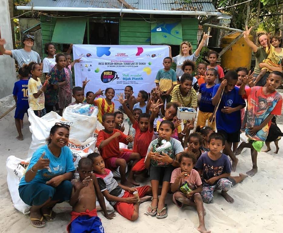 Barefoot Conservation - Community engagement about plastic