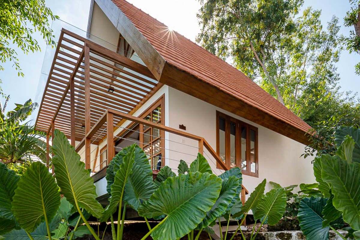 Deep Roots Dive Yoga Resort 8